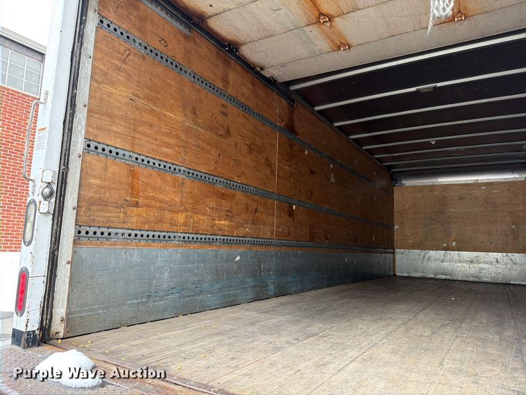 image for item FB7967 2014 International 4300 box truck