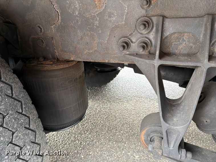 image for item FB7967 2014 International 4300 box truck