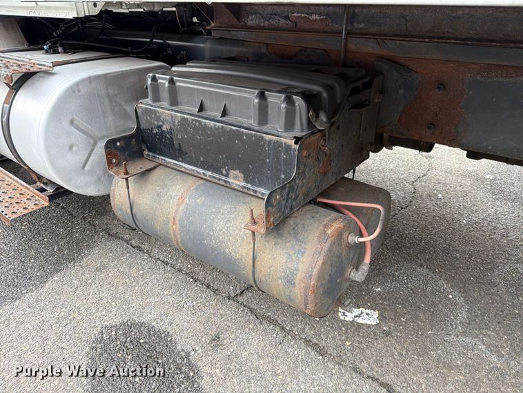 image for item FB7967 2014 International 4300 box truck