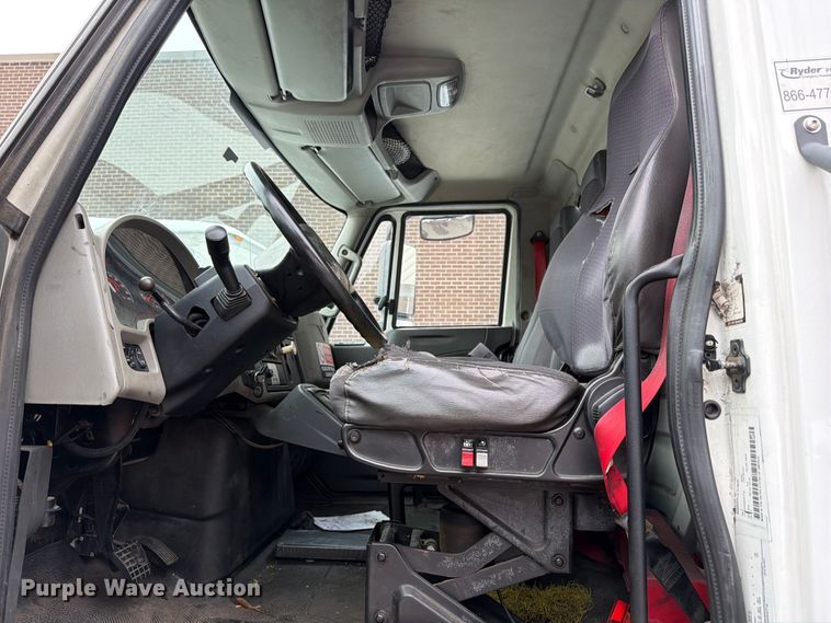 image for item FB7967 2014 International 4300 box truck