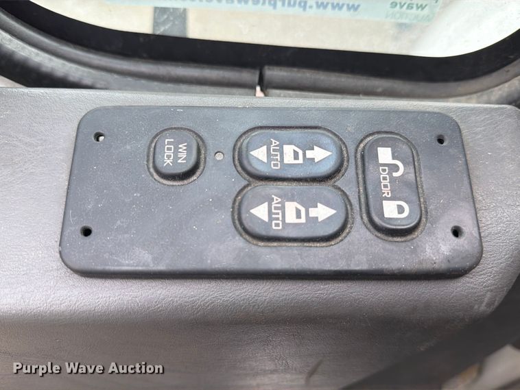 image for item FB7967 2014 International 4300 box truck