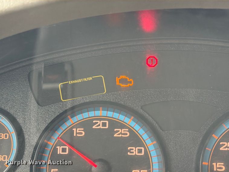 image for item FB7967 2014 International 4300 box truck