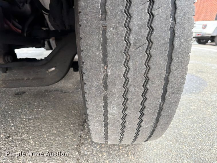 image for item FB7967 2014 International 4300 box truck