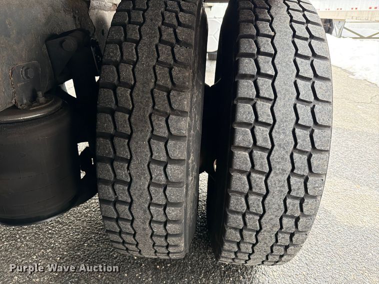 image for item FB7967 2014 International 4300 box truck