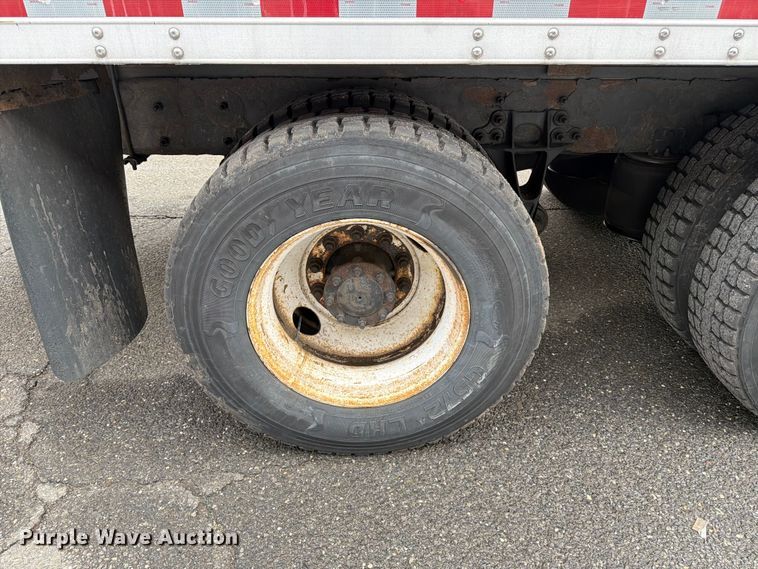 image for item FB7967 2014 International 4300 box truck