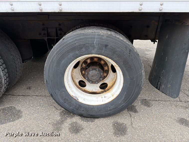 image for item FB7967 2014 International 4300 box truck