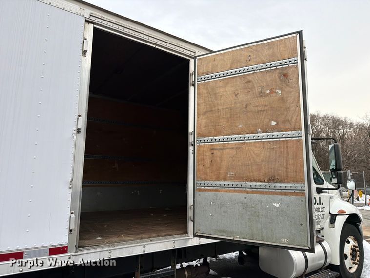 image for item FB7968 2015 International 4300 box truck