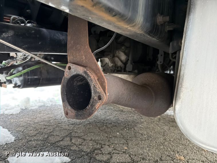 image for item FB7968 2015 International 4300 box truck