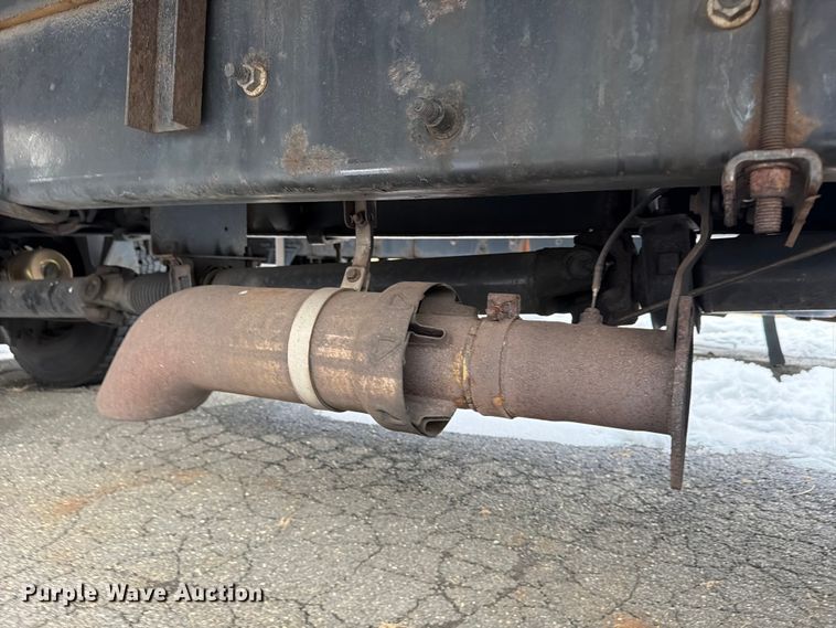 image for item FB7968 2015 International 4300 box truck