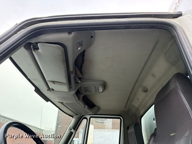 image for item FB7968 2015 International 4300 box truck