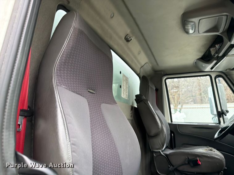 image for item FB7968 2015 International 4300 box truck