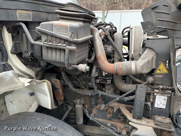 image for item FB7968 2015 International 4300 box truck