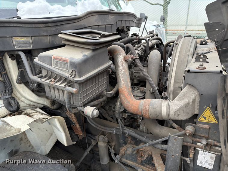 image for item FB7968 2015 International 4300 box truck