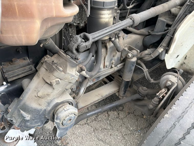 image for item FB7968 2015 International 4300 box truck