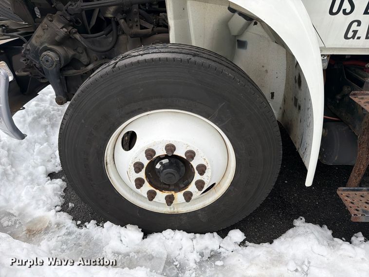 image for item FB7968 2015 International 4300 box truck