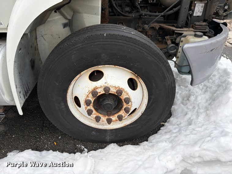 image for item FB7968 2015 International 4300 box truck