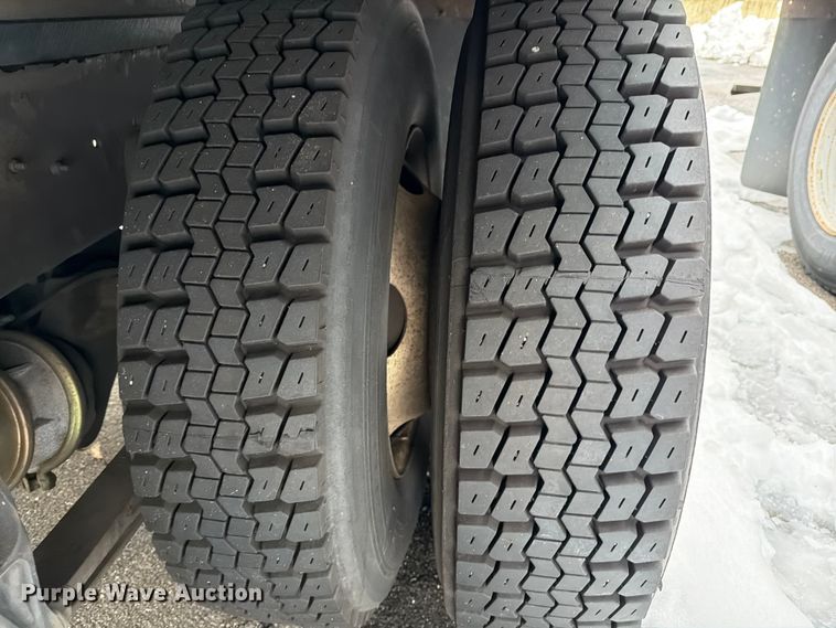 image for item FB7968 2015 International 4300 box truck