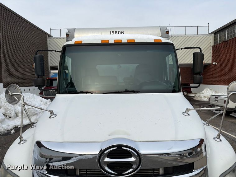 image for item FB7969 2016 Hino 338 box truck