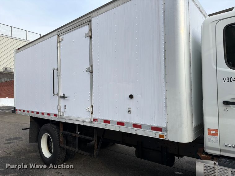 image for item FB7969 2016 Hino 338 box truck