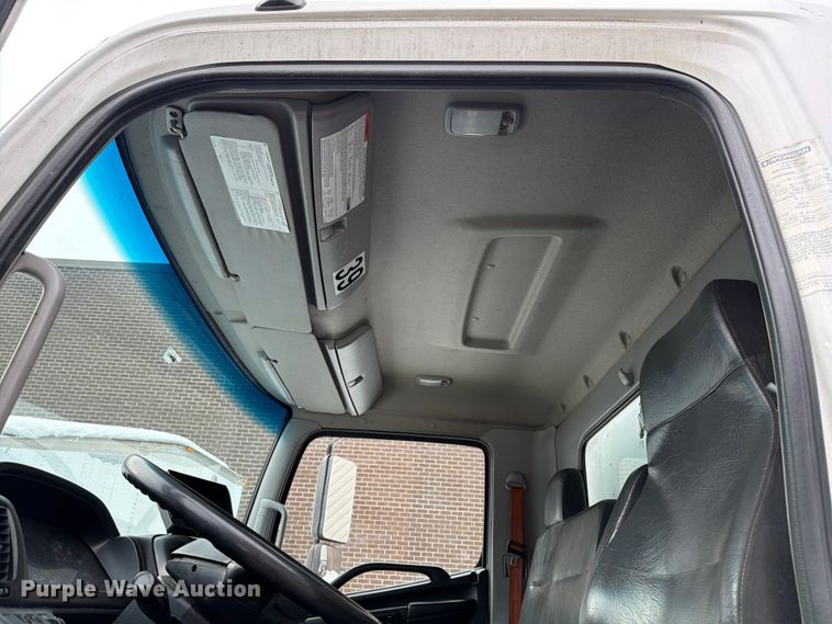 image for item FB7969 2016 Hino 338 box truck