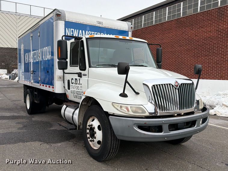 image for item FB7972 2015 International 4300 box truck