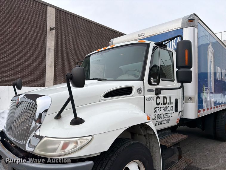 image for item FB7972 2015 International 4300 box truck