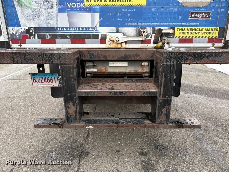 image for item FB7972 2015 International 4300 box truck