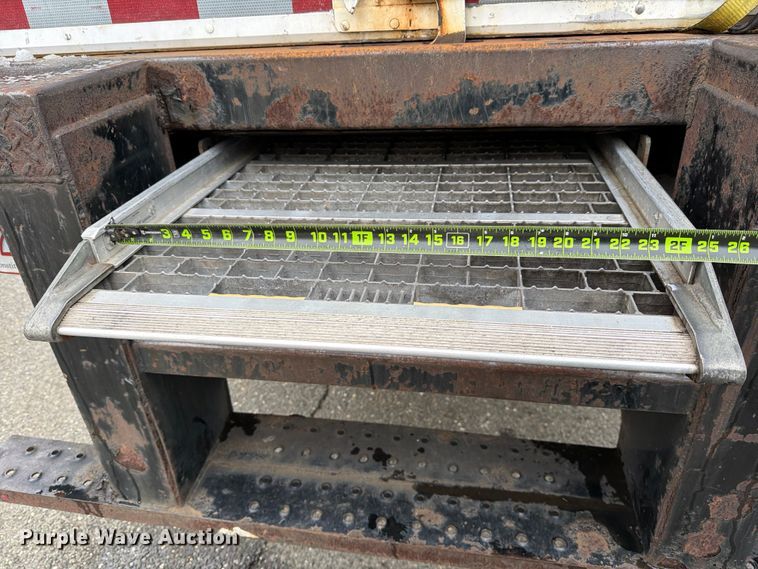 image for item FB7972 2015 International 4300 box truck