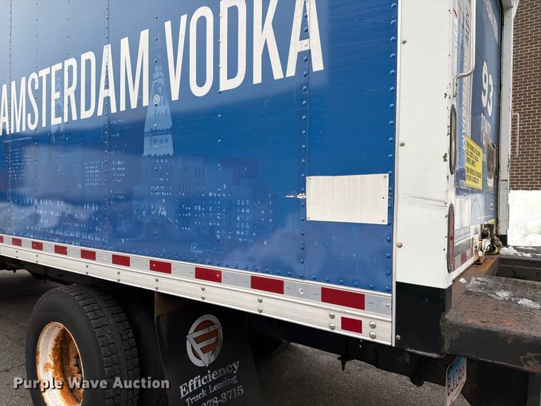 image for item FB7972 2015 International 4300 box truck