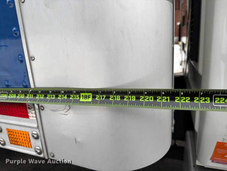 image for item FB7972 2015 International 4300 box truck