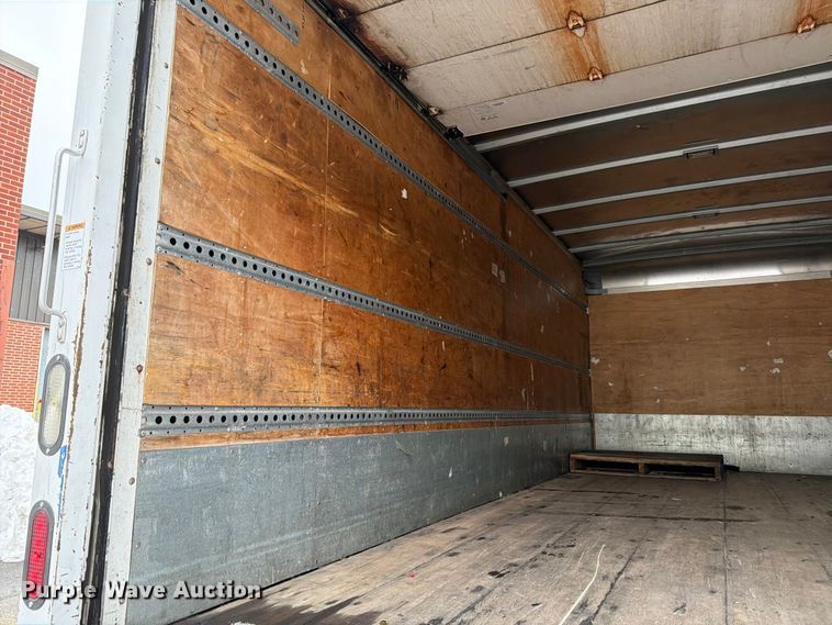 image for item FB7972 2015 International 4300 box truck