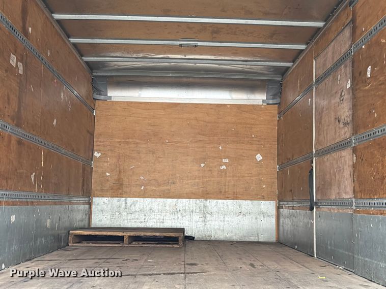 image for item FB7972 2015 International 4300 box truck