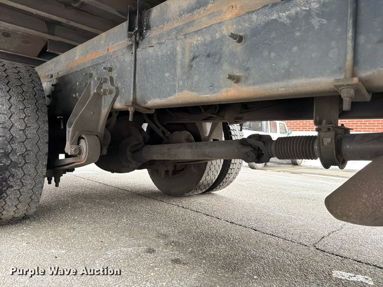 image for item FB7972 2015 International 4300 box truck