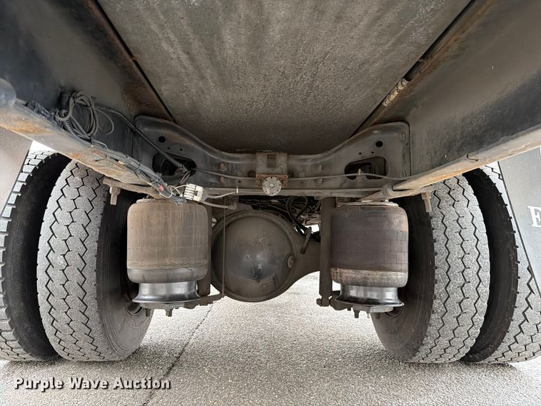 image for item FB7972 2015 International 4300 box truck