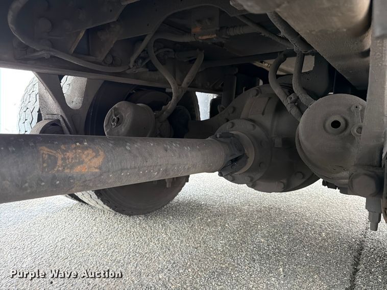 image for item FB7972 2015 International 4300 box truck