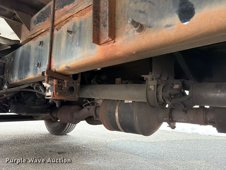 image for item FB7972 2015 International 4300 box truck