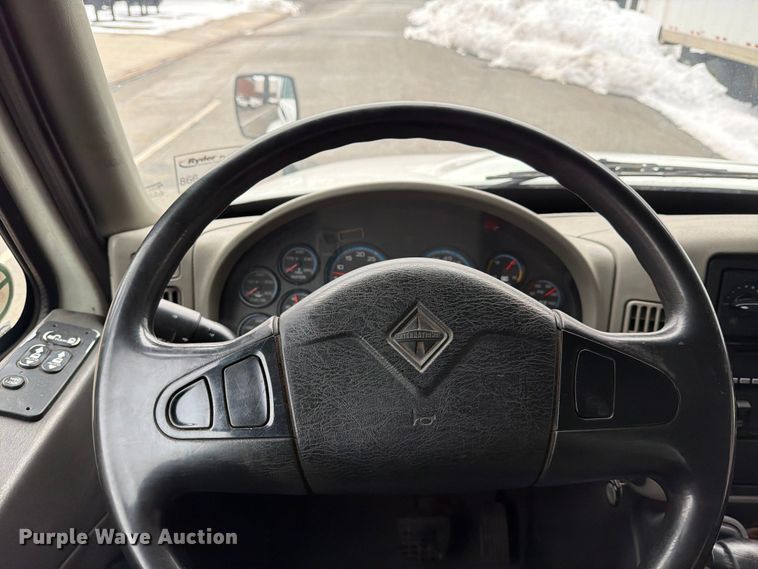 image for item FB7972 2015 International 4300 box truck