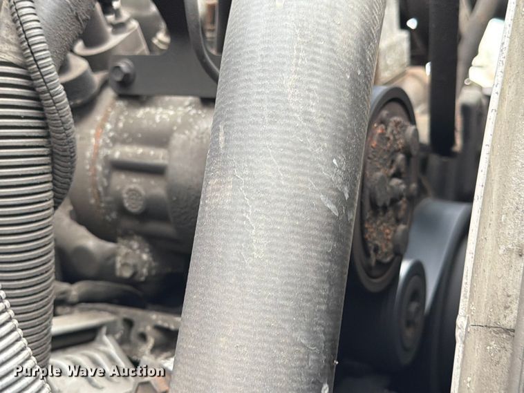 image for item FB7972 2015 International 4300 box truck