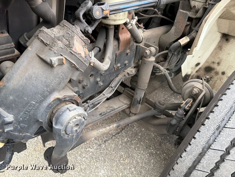 image for item FB7972 2015 International 4300 box truck