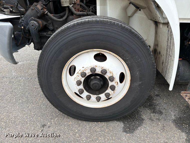 image for item FB7972 2015 International 4300 box truck