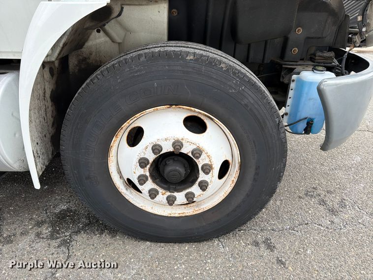 image for item FB7972 2015 International 4300 box truck