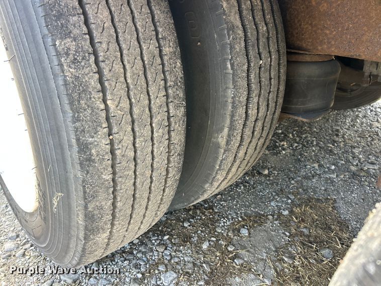 image for item FC5018 1996 Kentucky dry van trailer