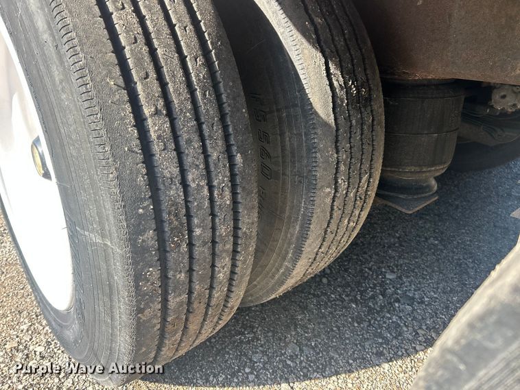 image for item FC5023 1999 Kentucky dry van trailer