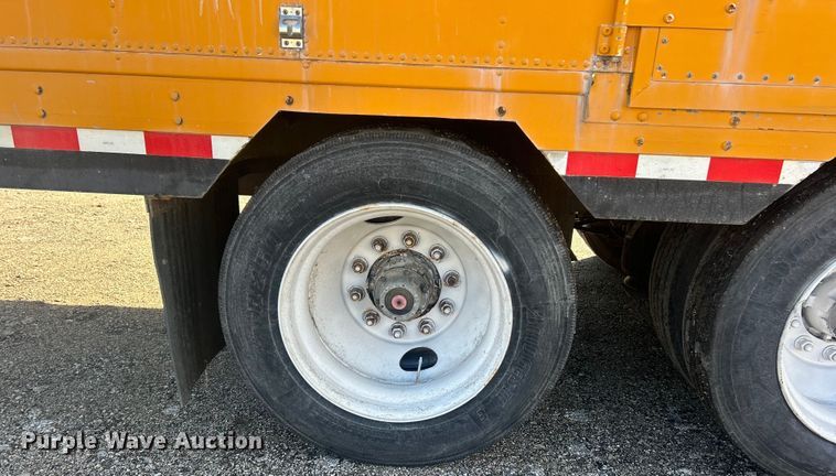 image for item FC5023 1999 Kentucky dry van trailer