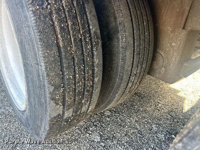 image for item FC5023 1999 Kentucky dry van trailer