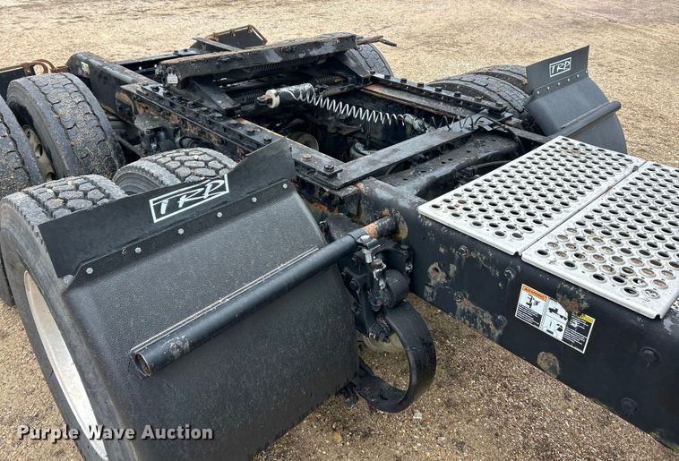 image for item FC5040 2013 Kenworth T660 semi truck