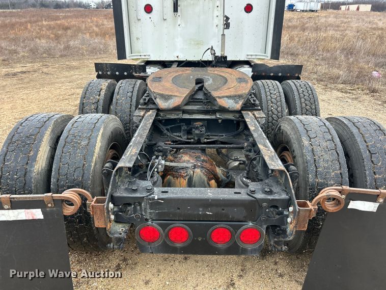 image for item FC5040 2013 Kenworth T660 semi truck