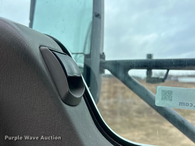 image for item FC5040 2013 Kenworth T660 semi truck