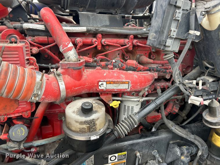 image for item FC5040 2013 Kenworth T660 semi truck