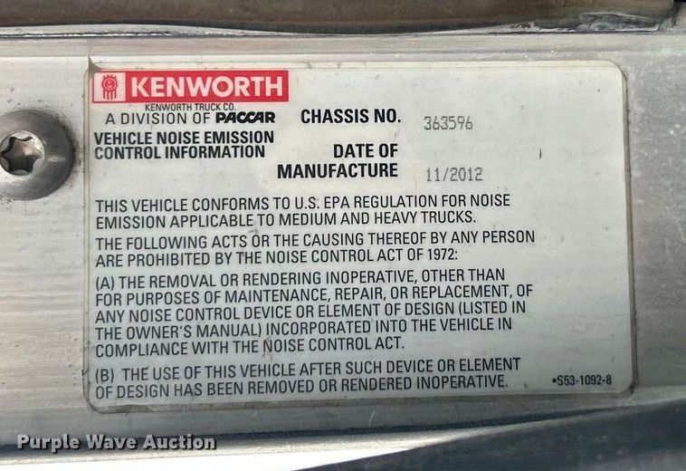 image for item FC5040 2013 Kenworth T660 semi truck